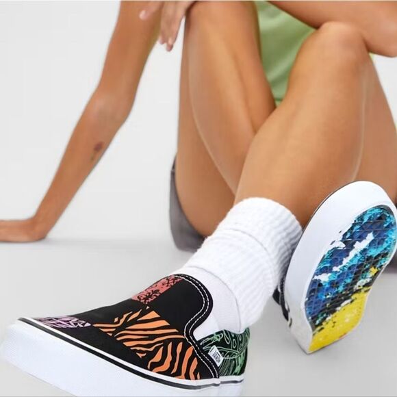 Vans X Crayola Sneaker Collection - Picture 6 of 12